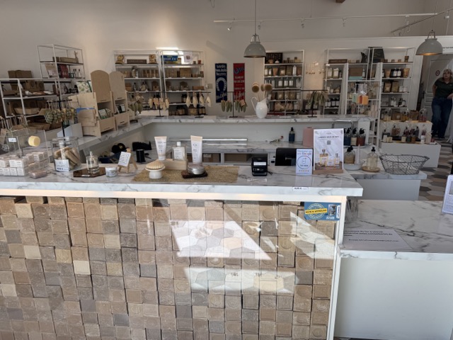 Coffret découverte savon de Marseille Fer à Cheval en caisse bois avec produits cosmétiques naturels